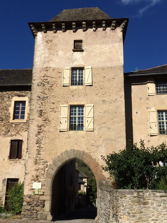 Portail Haut Bed & Breakfast Previnquieres Exterior photo