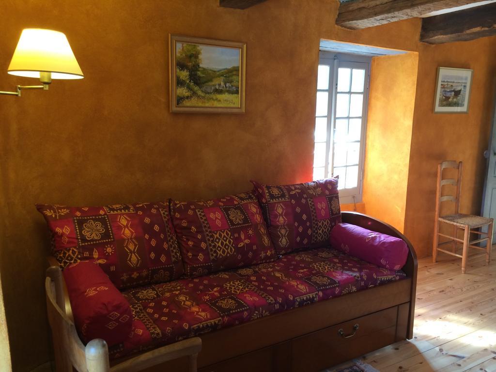 Portail Haut Bed & Breakfast Previnquieres Exterior photo