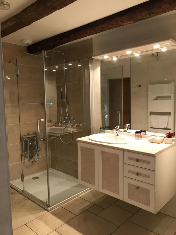 Portail Haut Bed & Breakfast Previnquieres Exterior photo