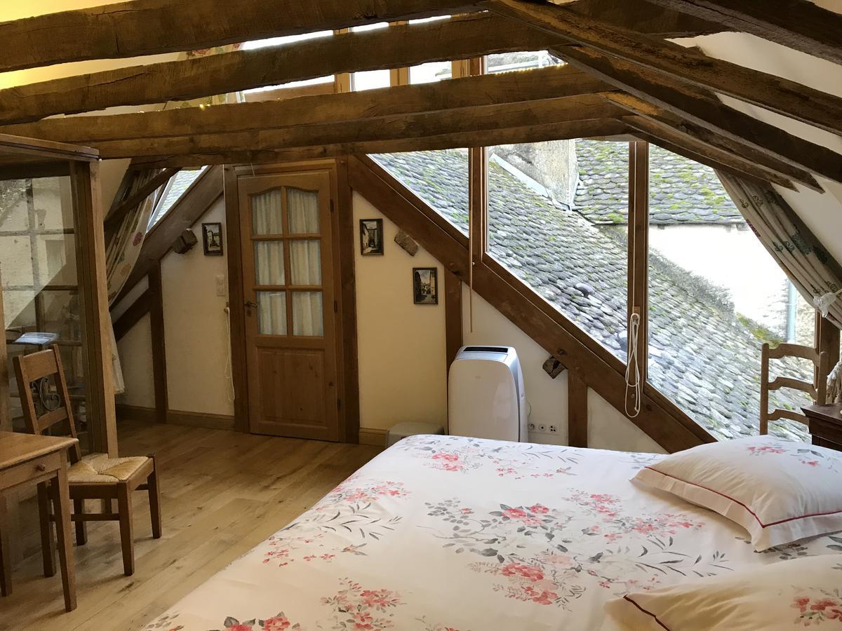 Portail Haut Bed & Breakfast Previnquieres Exterior photo