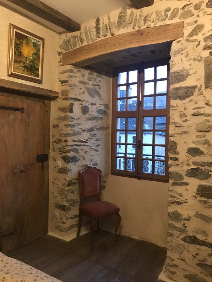 Portail Haut Bed & Breakfast Previnquieres Exterior photo