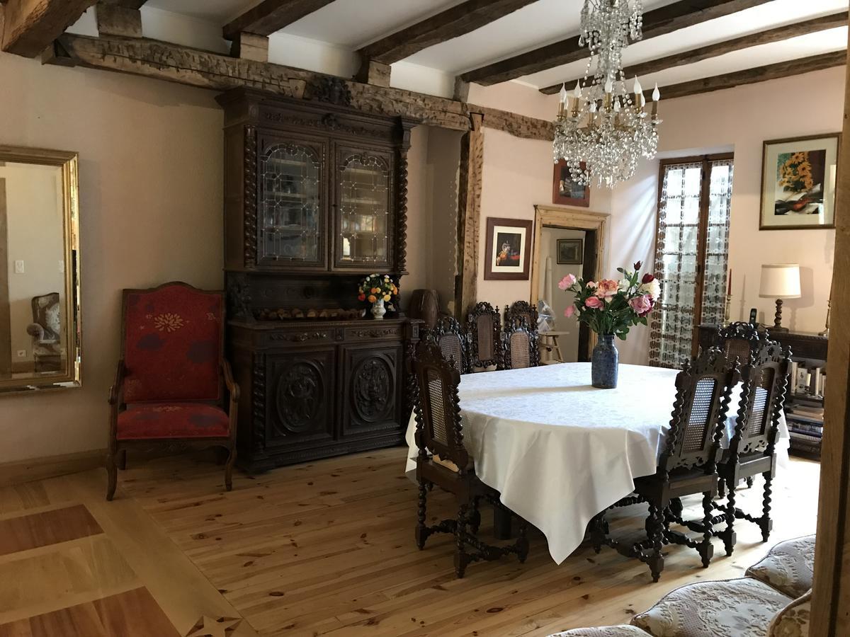 Portail Haut Bed & Breakfast Previnquieres Exterior photo