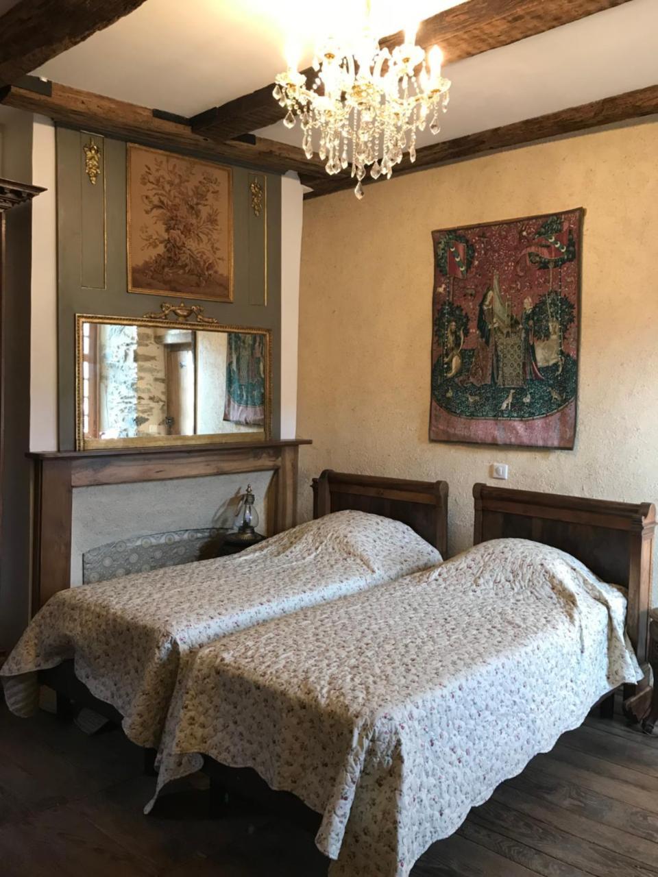 Portail Haut Bed & Breakfast Previnquieres Exterior photo