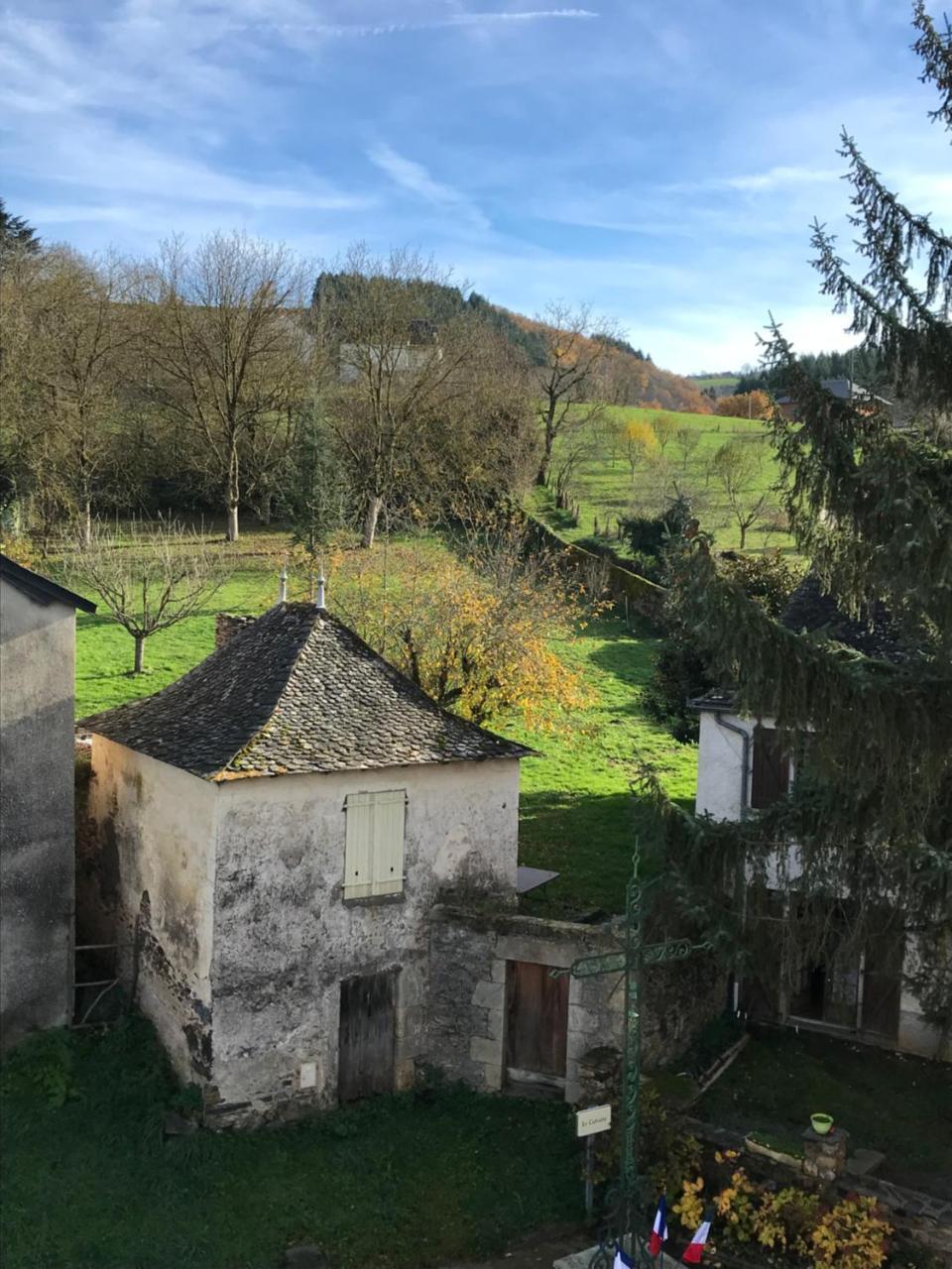 Portail Haut Bed & Breakfast Previnquieres Exterior photo